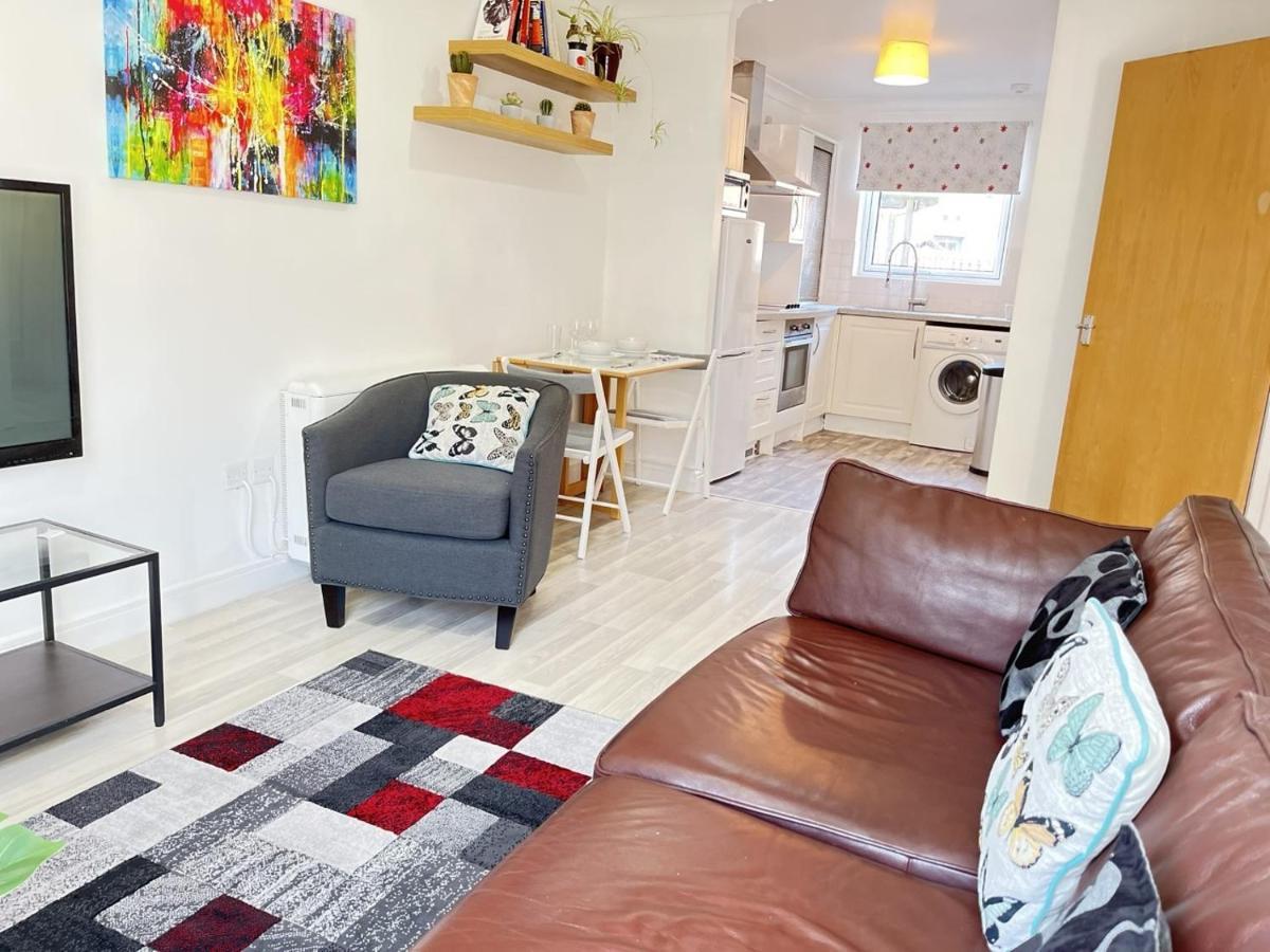 Bright 2 Bedroom Apartment - Единбург Екстер'єр фото